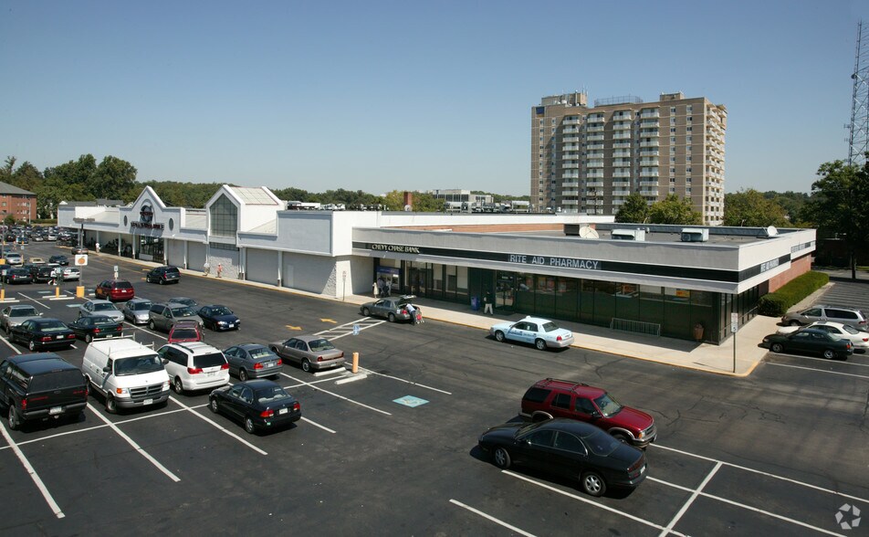 5350-5460 Westbard Ave, Bethesda, MD à louer - Photo de l’immeuble – Image 2 sur 6
