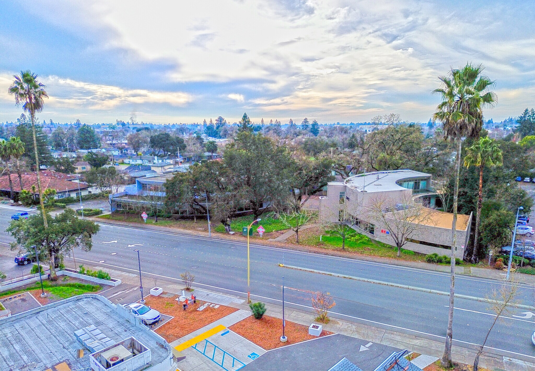 2421 Mendocino Ave, Santa Rosa, CA à louer Aérien– Image 1 sur 11