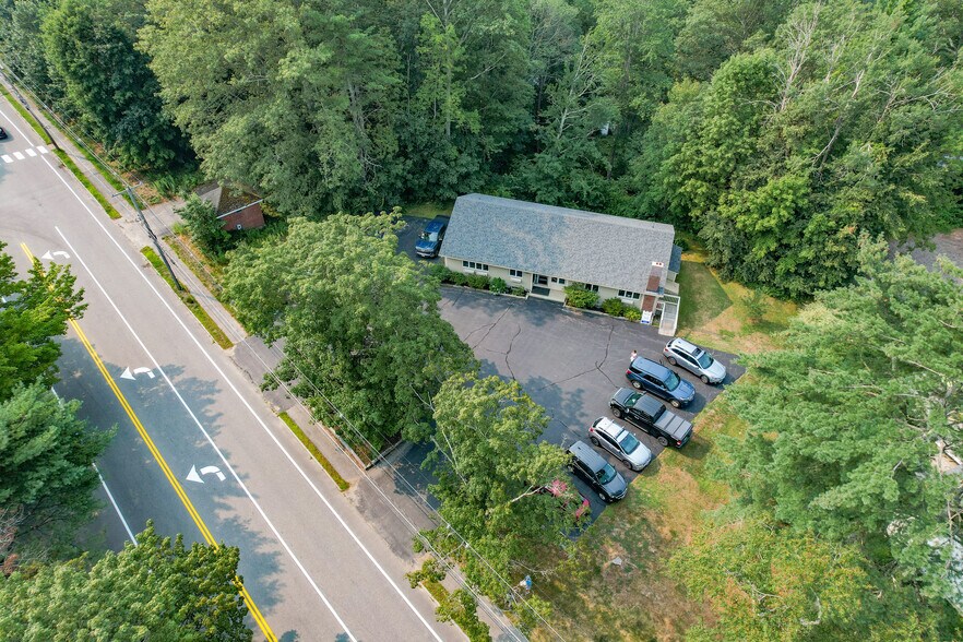 124 Fletcher St, Kennebunk, ME à vendre - Photo de l’immeuble – Image 3 sur 13