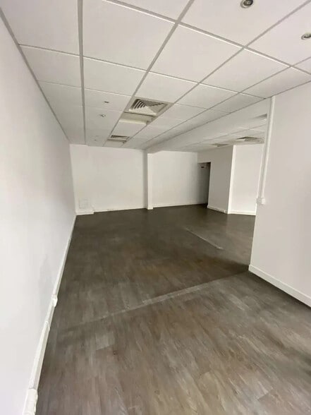 Local commercial dans Épinay-sur-Seine à louer - Photo de l’immeuble – Image 2 sur 5