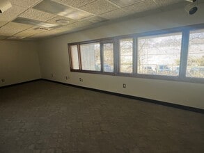 1-11 Jocama Blvd, Old Bridge, NJ à louer Photo intérieure– Image 1 sur 7