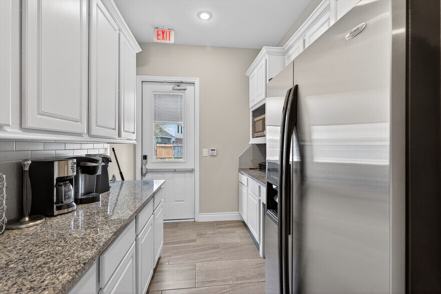 32400 SH 249, Pinehurst, TX à vendre - Photo intérieure – Image 2 sur 23