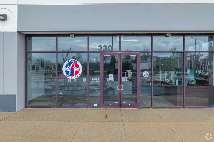 310-336 W Army Trail Rd, Carol Stream, IL à louer - Photo de l’immeuble – Image 2 sur 5