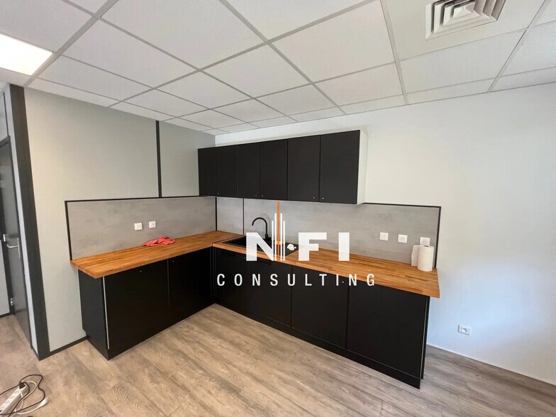 Bureau dans Valbonne à louer - Photo de l’immeuble – Image 3 sur 6