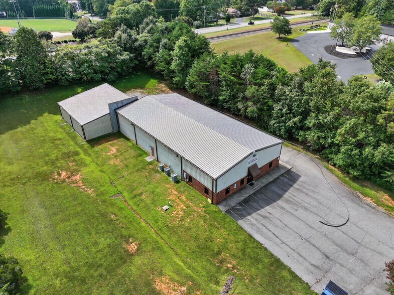 215 Peddycord Park Ct, Kernersville, NC à vendre - Photo de l’immeuble – Image 3 sur 25