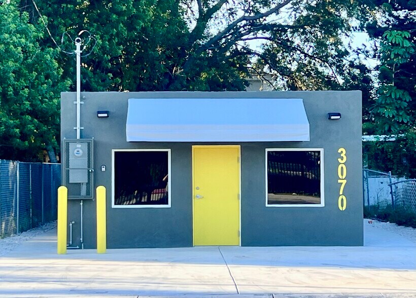 3070 NW 46th St, Miami, FL à vendre - Photo de l’immeuble – Image 2 sur 11