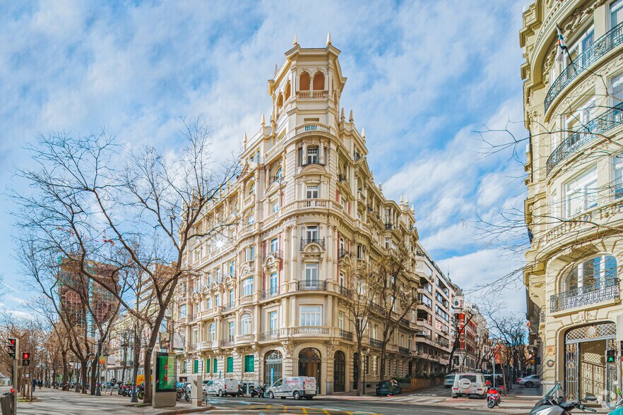 Paseo de la Castellana, 13, Madrid, Madrid à louer - Photo de l’immeuble – Image 3 sur 5