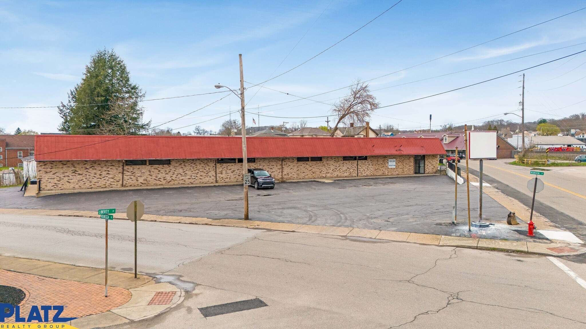 125 E Taggart St, East Palestine, OH à vendre Photo de l’immeuble– Image 1 sur 11