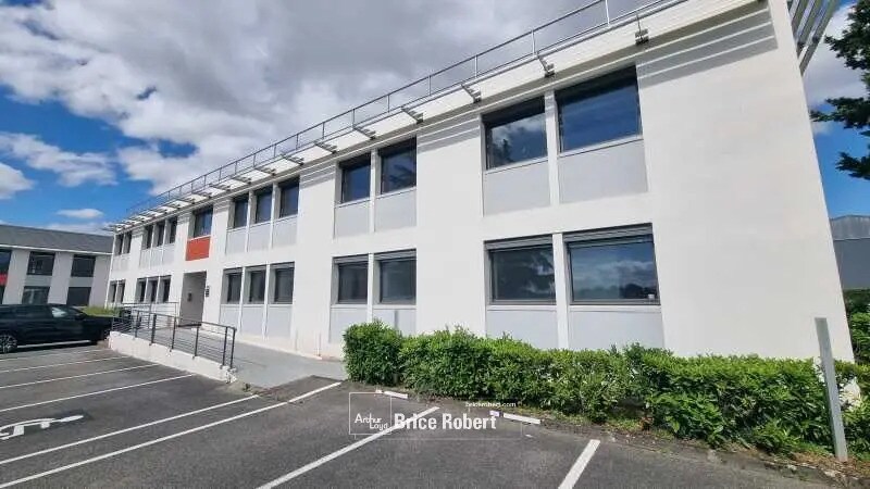 Bureau dans Rillieux-la-Pape à louer Photo de l’immeuble– Image 1 sur 2