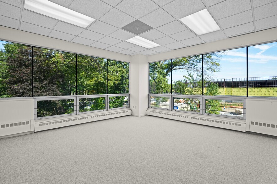 130 Business Park Dr, Armonk, NY à louer - Photo intérieure – Image 2 sur 4