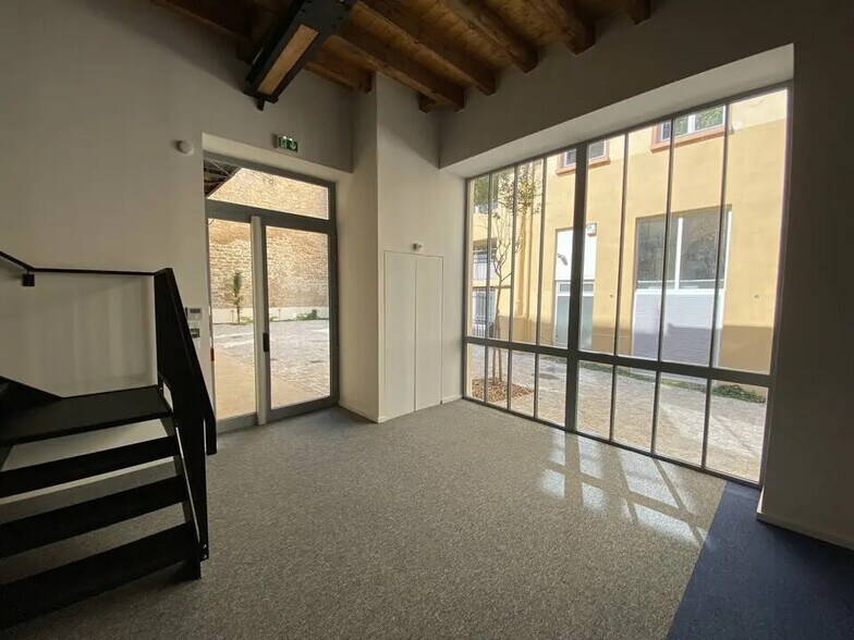 Bureau dans Lyon à vendre - Photo de l’immeuble – Image 3 sur 12