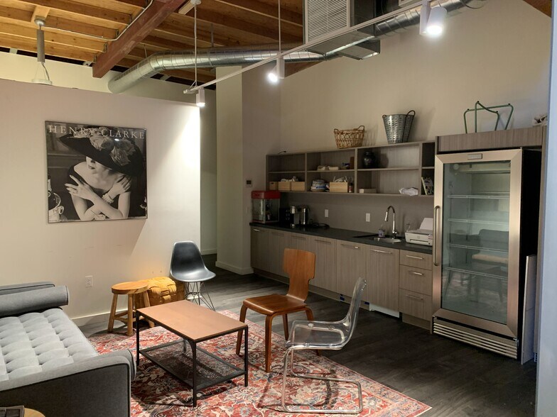 4610 Valley Blvd, Los Angeles, CA à louer - Photo de l’immeuble – Image 1 sur 4