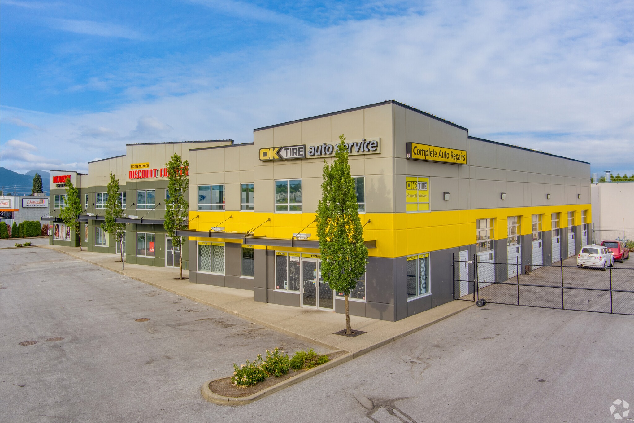 45676 Yale Rd, Chilliwack, BC à louer Photo de l’immeuble– Image 1 sur 6