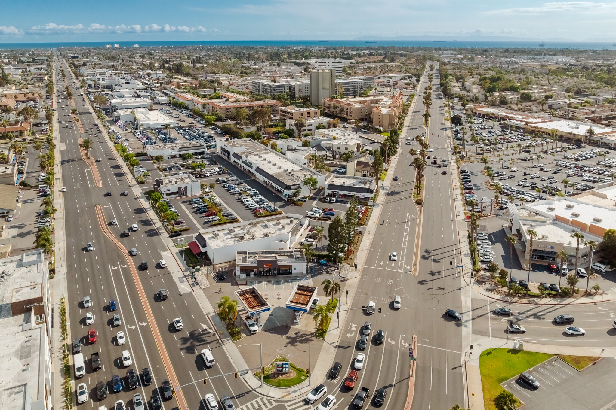 18581-18631 Beach Blvd, Huntington Beach, CA à louer Photo de l’immeuble– Image 1 sur 38