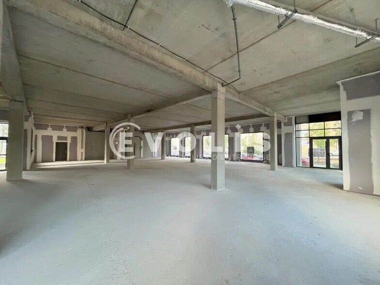 Local commercial dans Amiens à louer - Photo de l’immeuble – Image 3 sur 7