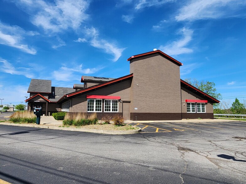 1519 W River Rd N, Elyria, OH à louer - Photo de l’immeuble – Image 2 sur 10