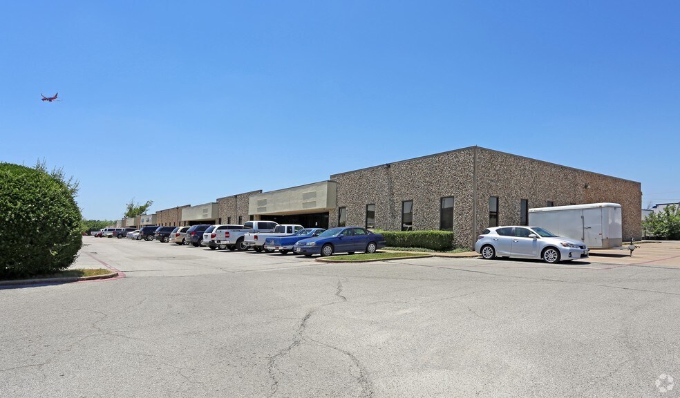 2636 Walnut Hill Ln, Dallas, TX à louer - Photo de l’immeuble – Image 2 sur 22