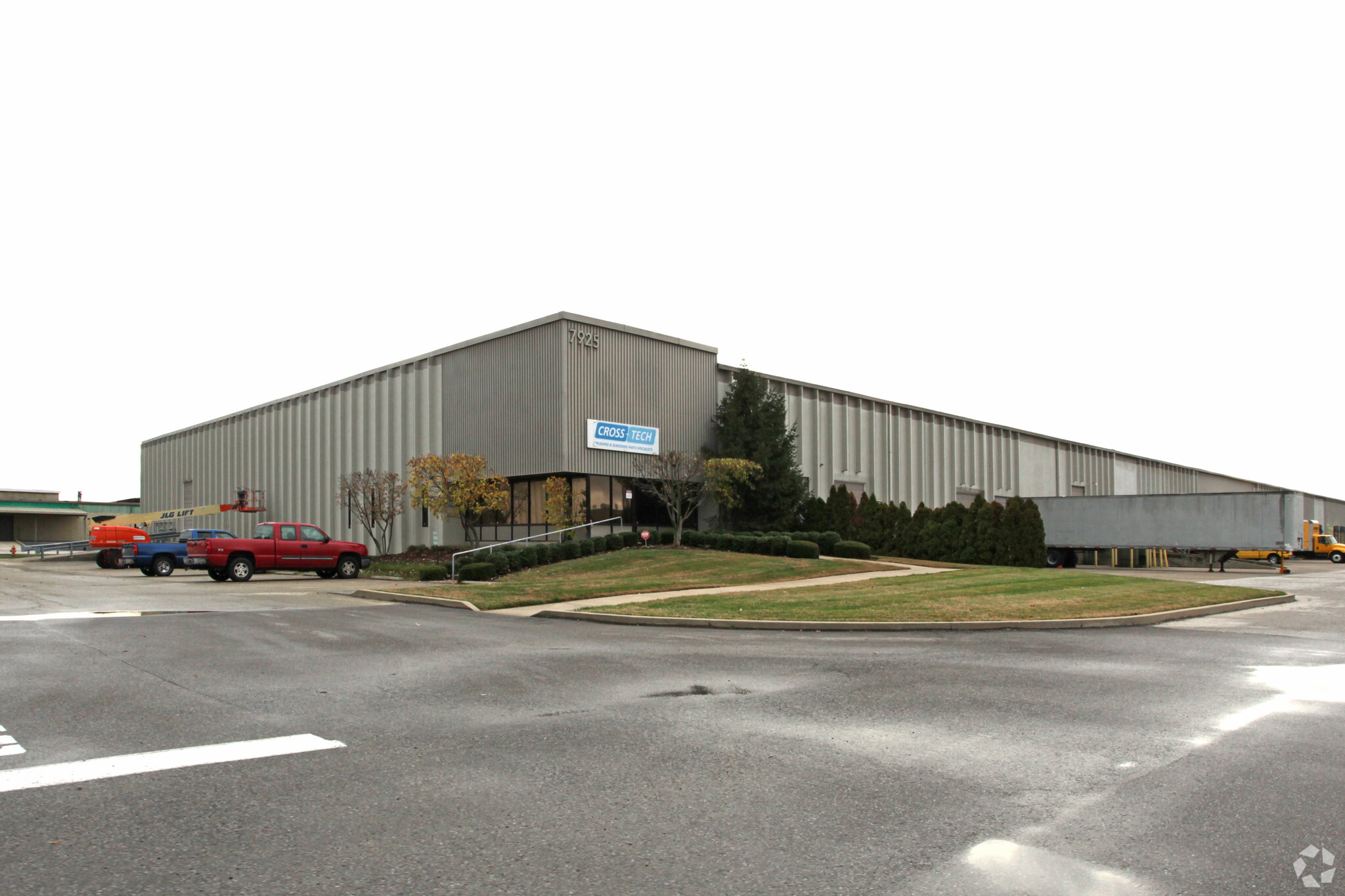 7925 National Tpke, Louisville, KY à louer Photo principale– Image 1 sur 7