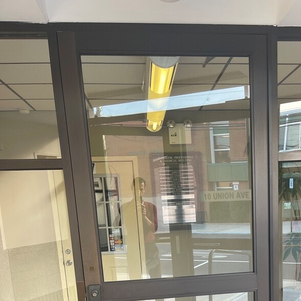 10 Union Ave, Lynbrook, NY à louer - Photo de l’immeuble – Image 3 sur 26