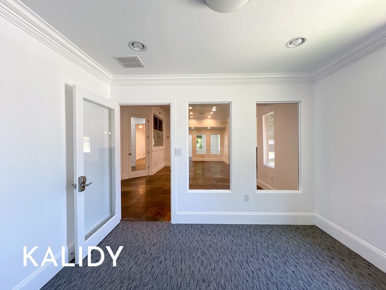 14909 N Kelly Ave, Edmond, OK à louer - Photo de l’immeuble – Image 2 sur 54
