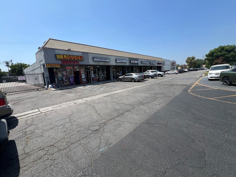 8622-8634 Balboa Blvd, Northridge, CA à louer - Photo de l’immeuble – Image 1 sur 2