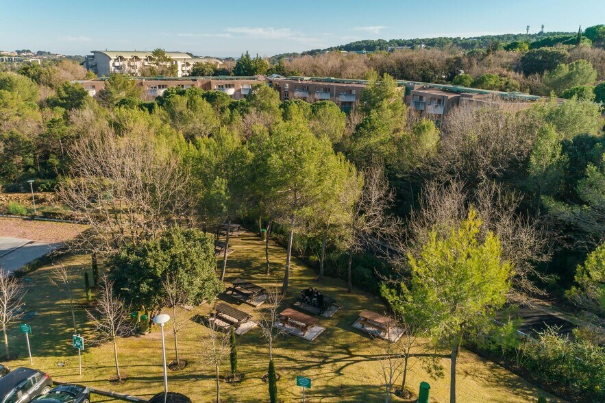 2405 Route Des Dolines, Valbonne à louer - Photo de l’immeuble – Image 3 sur 8