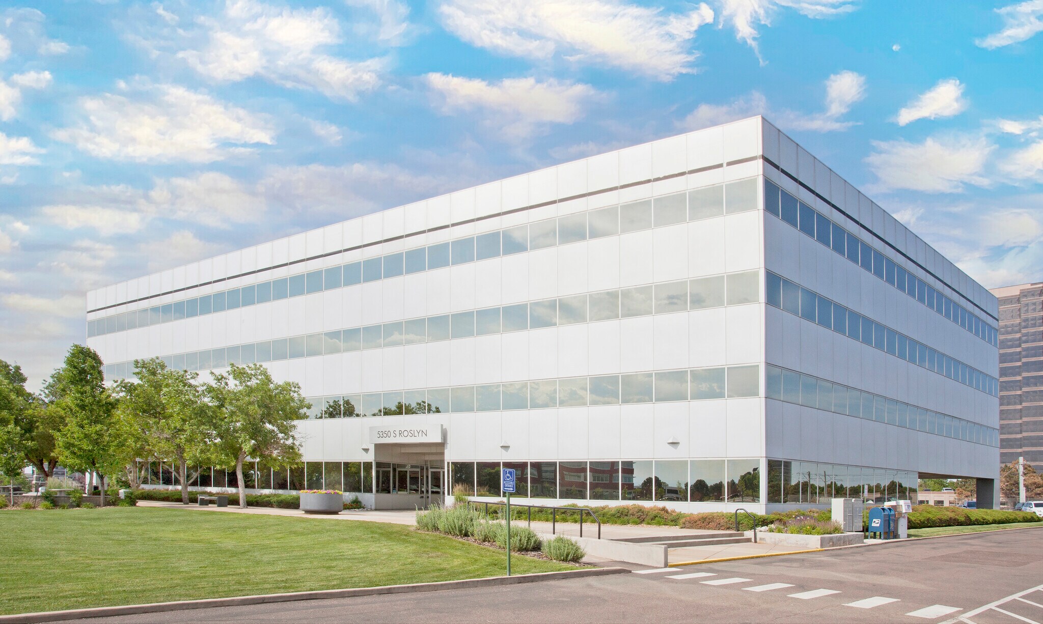 5350 S Roslyn St, Greenwood Village, CO à louer Photo principale– Image 1 sur 10