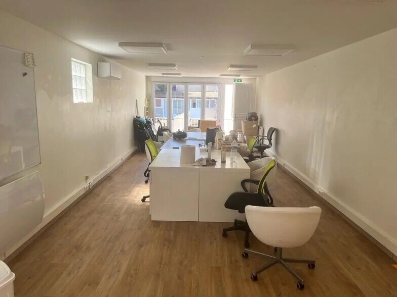 Bureau dans Nanterre à louer - Photo de l’immeuble – Image 3 sur 8
