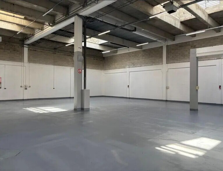 Local d’activités dans Aulnay-sous-Bois à louer - Photo intérieure – Image 2 sur 10