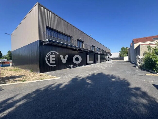 Plus de détails pour Local d'activités à louer