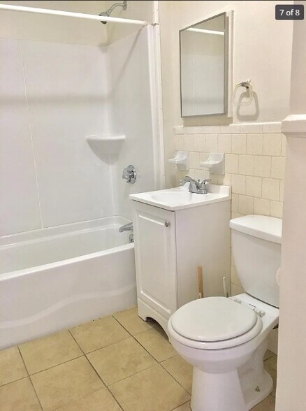 155 Bradford St, Bristol, RI à vendre - Photo de l’immeuble – Image 3 sur 8