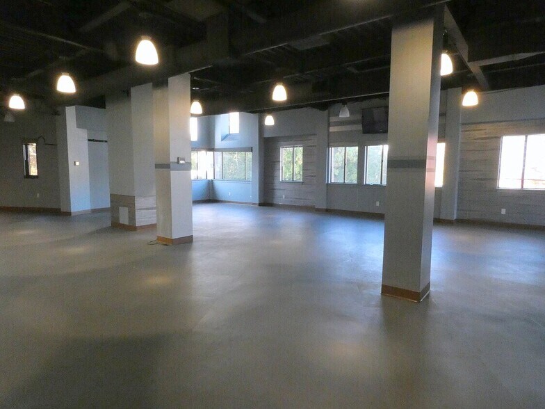 162 Kings Hwy N, Westport, CT à louer - Photo de l’immeuble – Image 3 sur 3