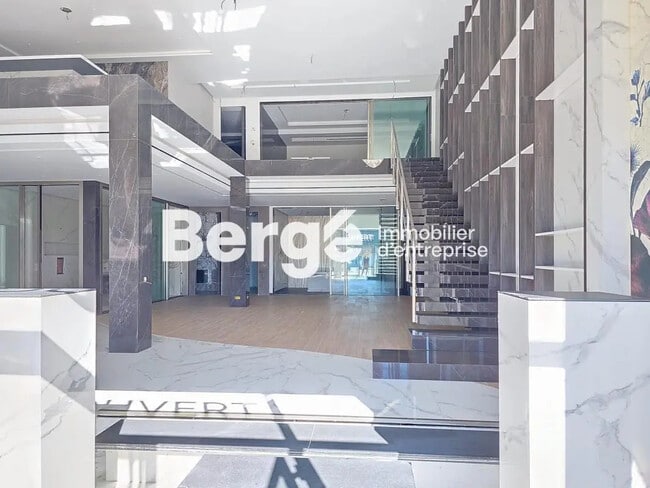 Plus de détails pour Local commercial à louer