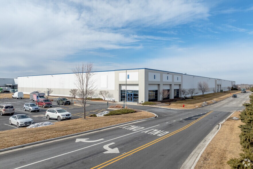 9500 W 55th St, McCook, IL à louer - Photo de l’immeuble – Image 2 sur 5