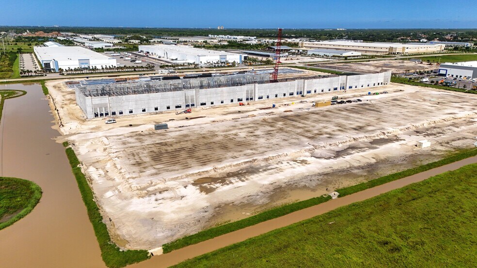 16815 Oriole Rd, Fort Myers, FL à louer - Photo de la construction – Image 2 sur 6