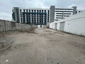 618 NW 6th Ave, Fort Lauderdale, FL à louer Photo intérieure– Image 2 sur 4