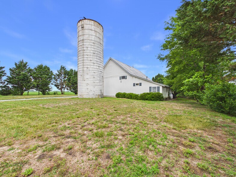 26285 Broadkill Rd, Milton, DE à vendre - Photo de l’immeuble – Image 2 sur 136