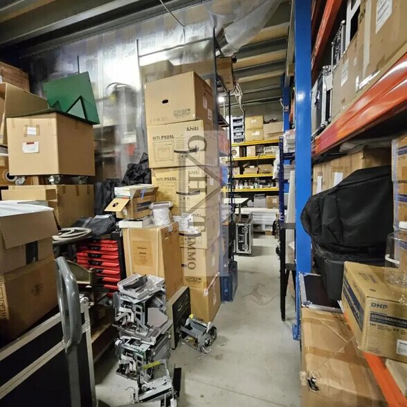 Industriel/Logistique dans Lieusaint à louer - Photo intérieure – Image 3 sur 9