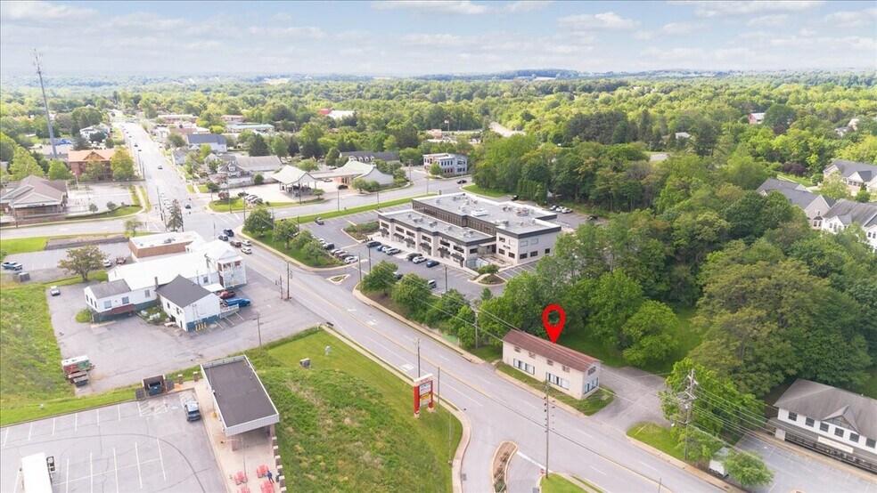 104 W Ridgeville Blvd, Mount Airy, MD à vendre - Photo de l’immeuble – Image 1 sur 23