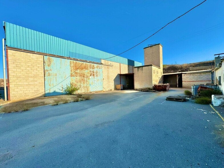 Industriel/Logistique dans Aspe à vendre - Photo de l’immeuble – Image 2 sur 14