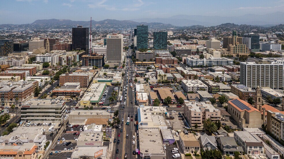 809-811 S Vermont Ave, Los Angeles, CA à vendre - Photo de l’immeuble – Image 3 sur 8