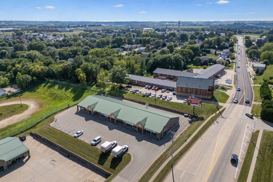 4867 Asbury Rd, Dubuque, IA à louer - Photo de l’immeuble – Image 2 sur 3