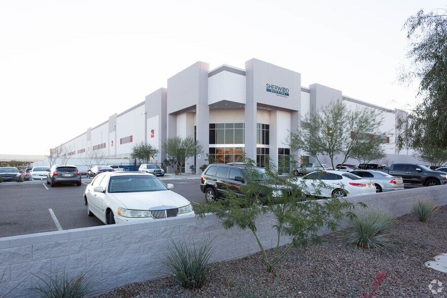9310 W Buckeye Rd, Tolleson, AZ à louer - Photo principale – Image 1 sur 6