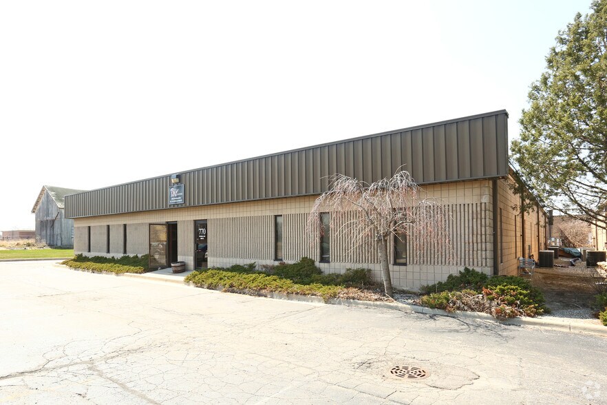 760 Woodland Dr, Saline, MI à louer - Photo de l’immeuble – Image 2 sur 19
