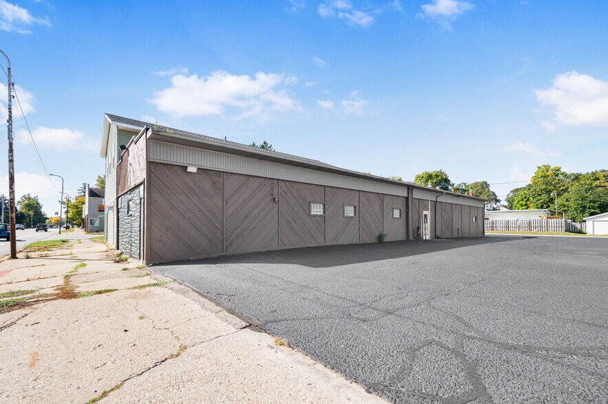605 N State St, Big Rapids, MI à vendre - Photo de l’immeuble – Image 2 sur 13