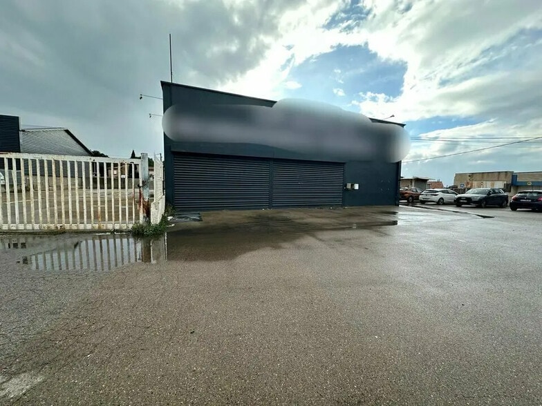Local commercial dans Port-de-Bouc à louer - Photo de l’immeuble – Image 3 sur 12