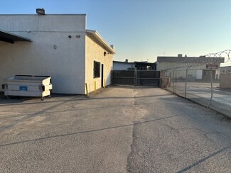 Plus de détails pour 4632 District Blvd, Bakersfield, CA - Bureau à louer