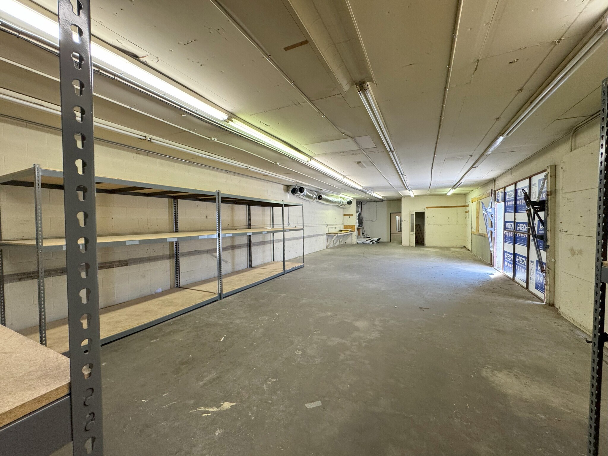 131 N Dillon Ave, San Jacinto, CA à louer Photo intérieure– Image 1 sur 11