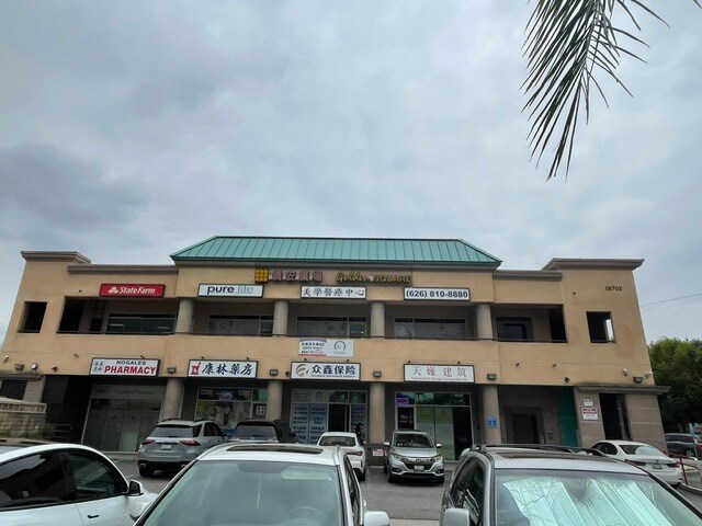 18702 Colima Rd, Rowland Heights, CA à louer Photo de l’immeuble– Image 1 sur 5