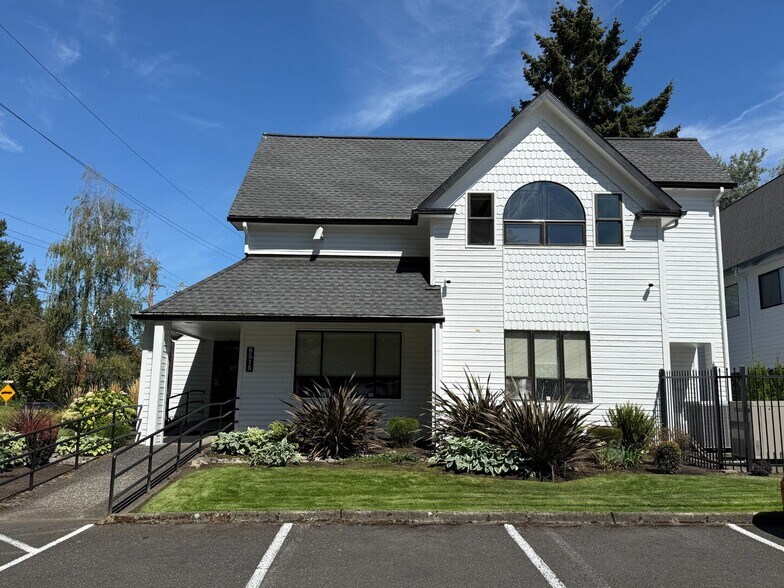 8513 NE Hazel Dell Ave, Vancouver, WA à louer - Photo de l’immeuble – Image 2 sur 6